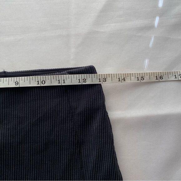 Lululemon Gunmetal Brushed Softstreme Ribbed Zip-Flared Pant 34" Size 4 - Picture 13 of 16